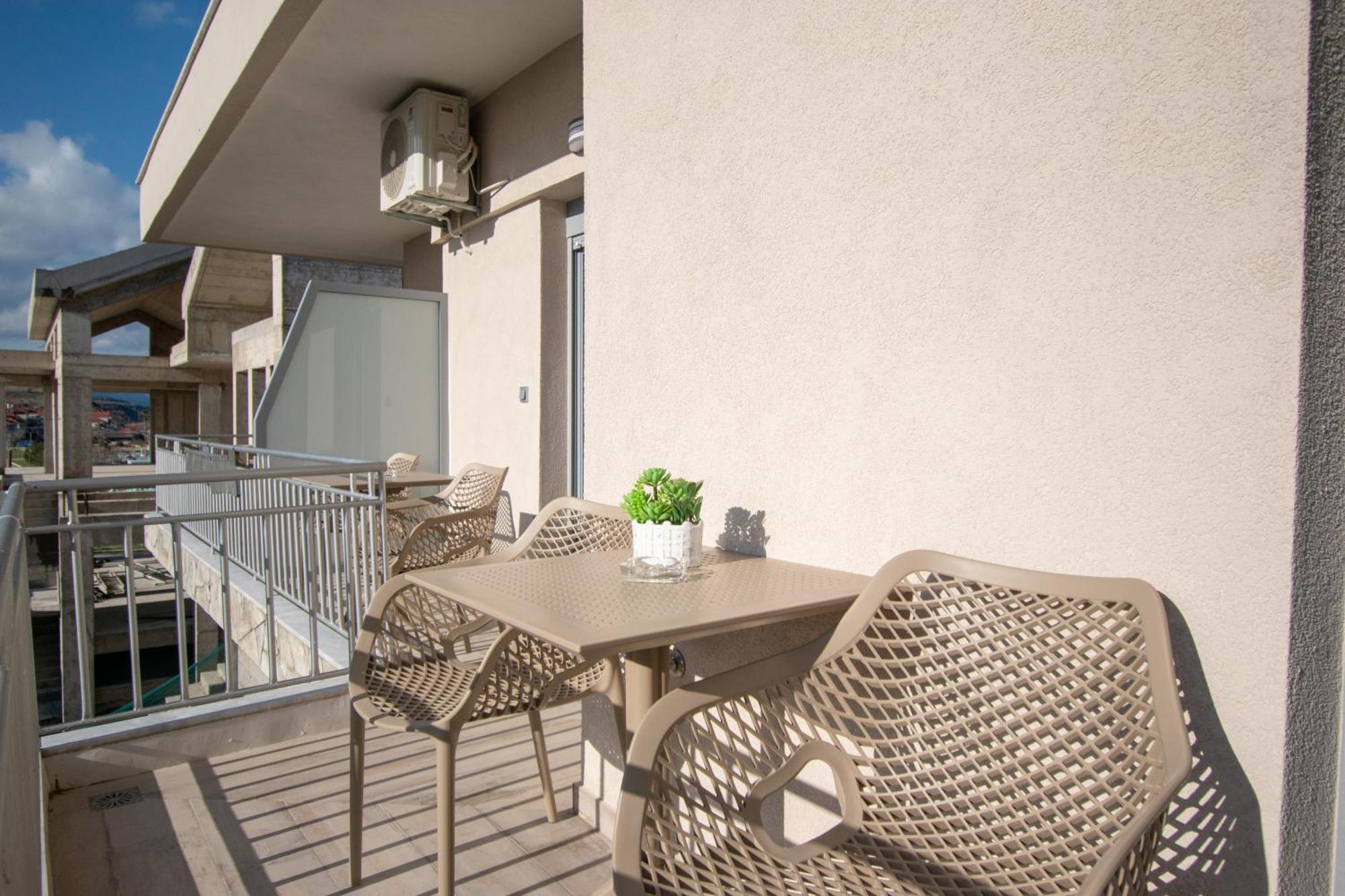 Magdalena Seaside Apartments Nea Roda Dış mekan fotoğraf